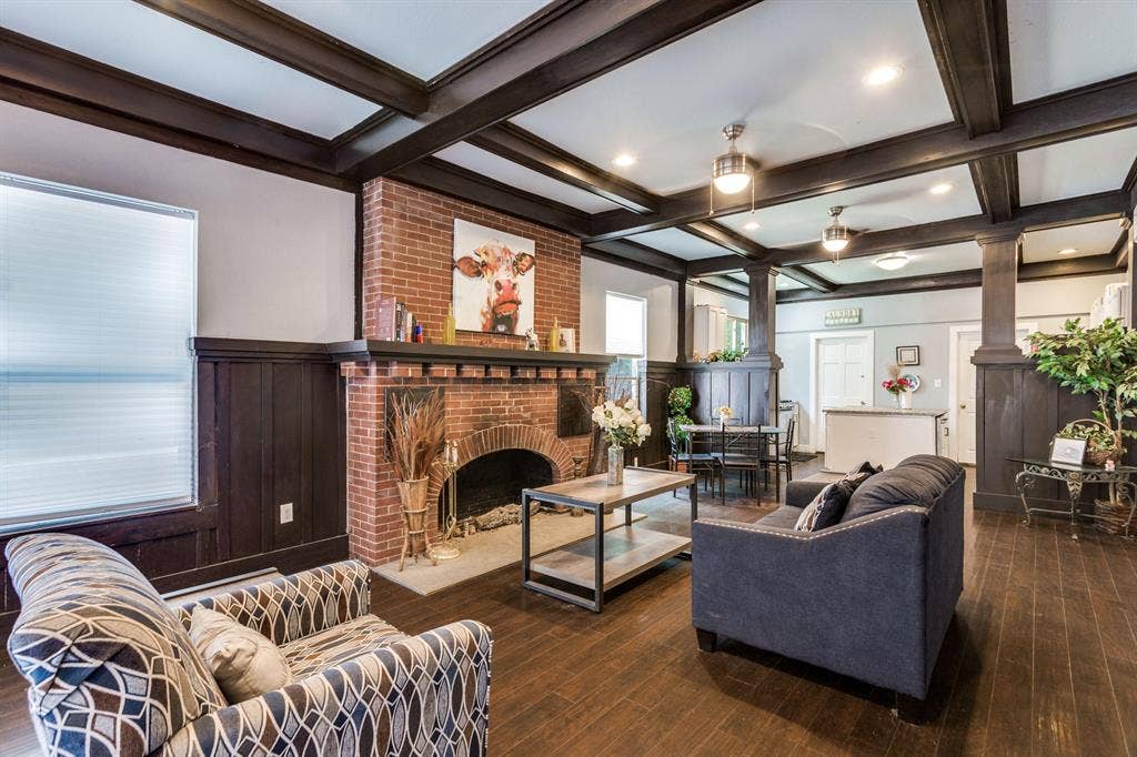 9 BR in Fort Worth