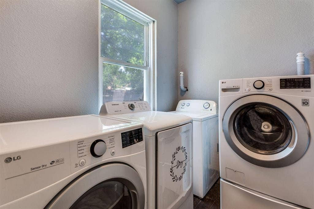 9 BR in Fort Worth