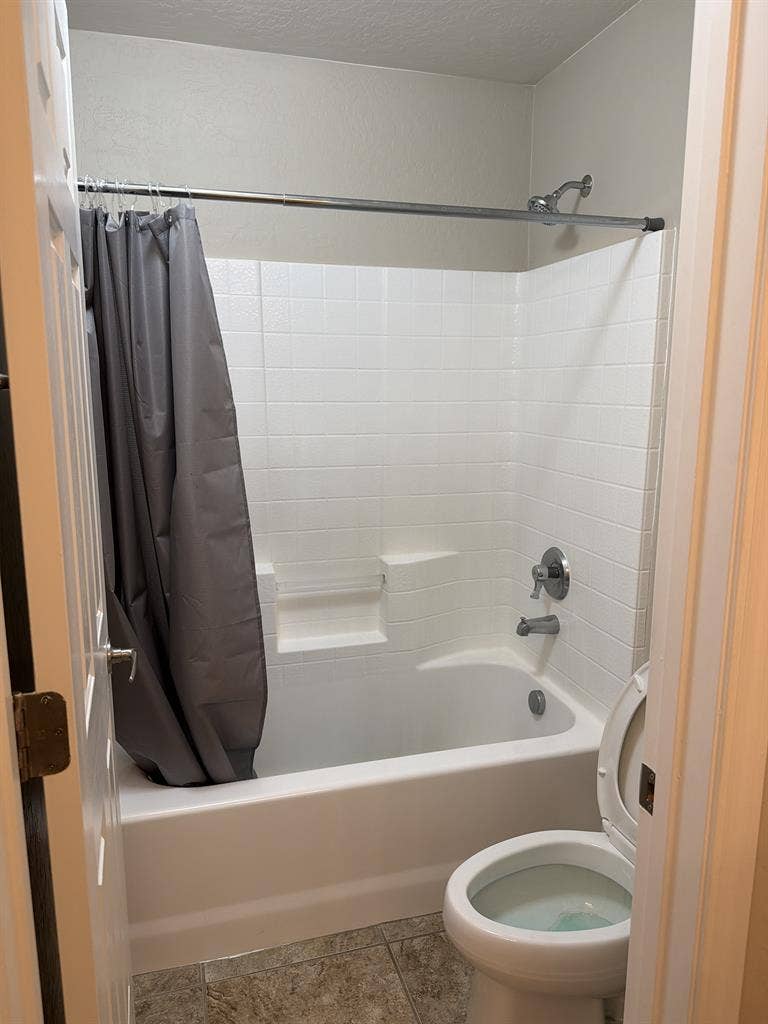 Furnished Room – Rhodes Ranch Area