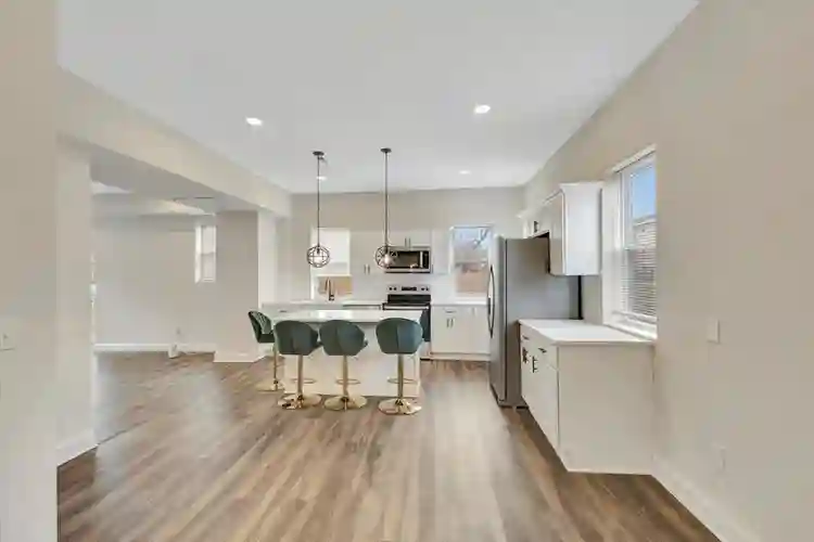 7 BR in Baltimore