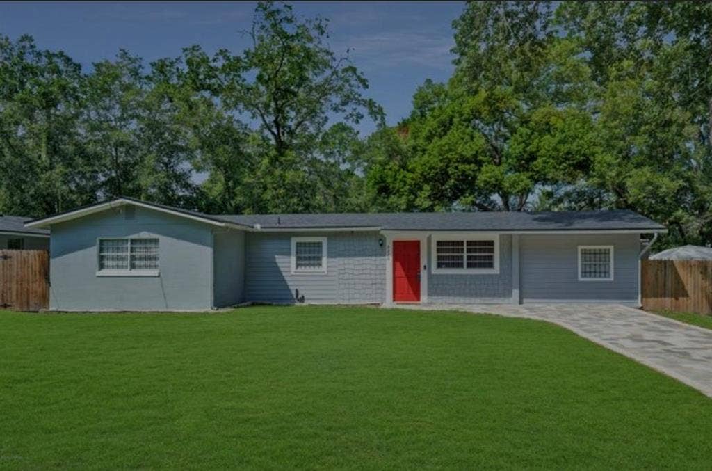2 BR in Jacksonville