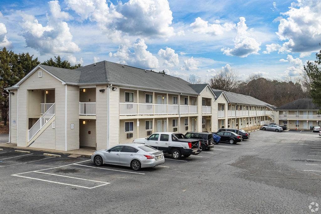 1 BR in Marietta