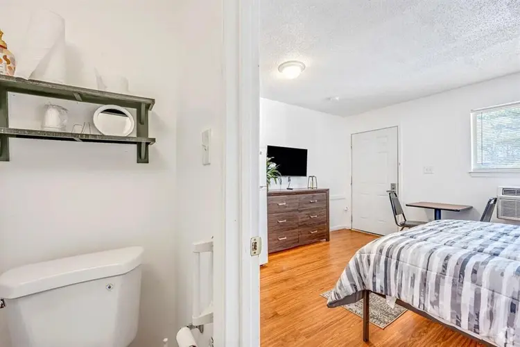 1 BR in Marietta