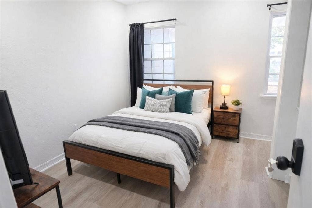 5 BR in Lakeland