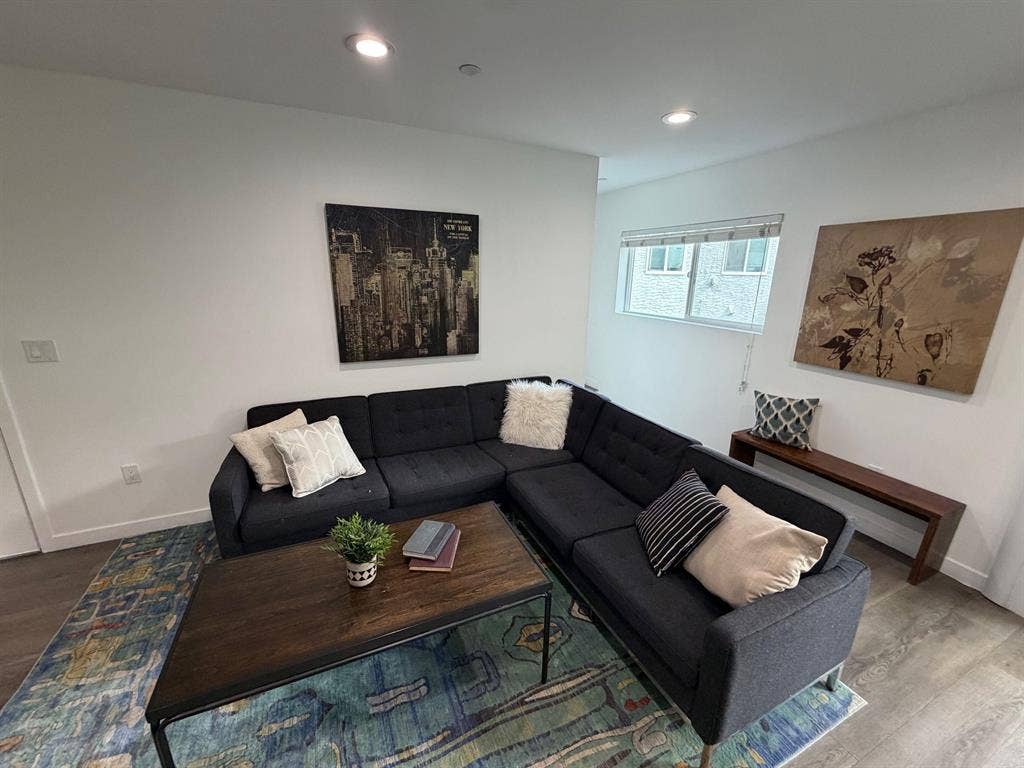 3 BR in Los Angeles