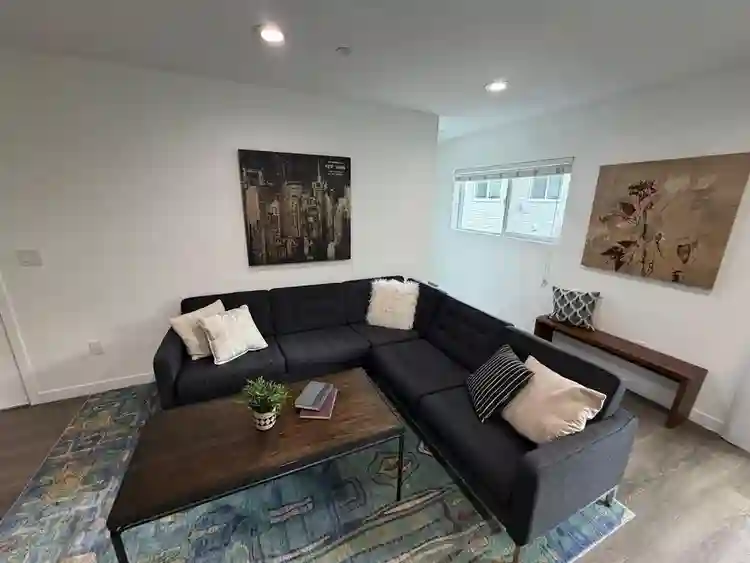 3 BR in Los Angeles