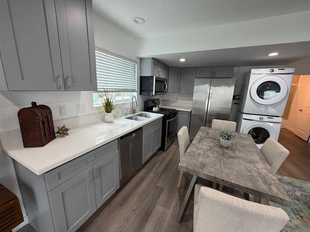 3 BR in Los Angeles