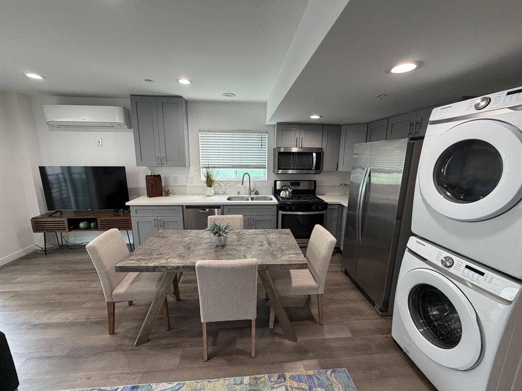 3 BR in Los Angeles