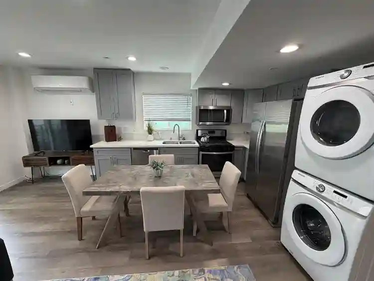 3 BR in Los Angeles