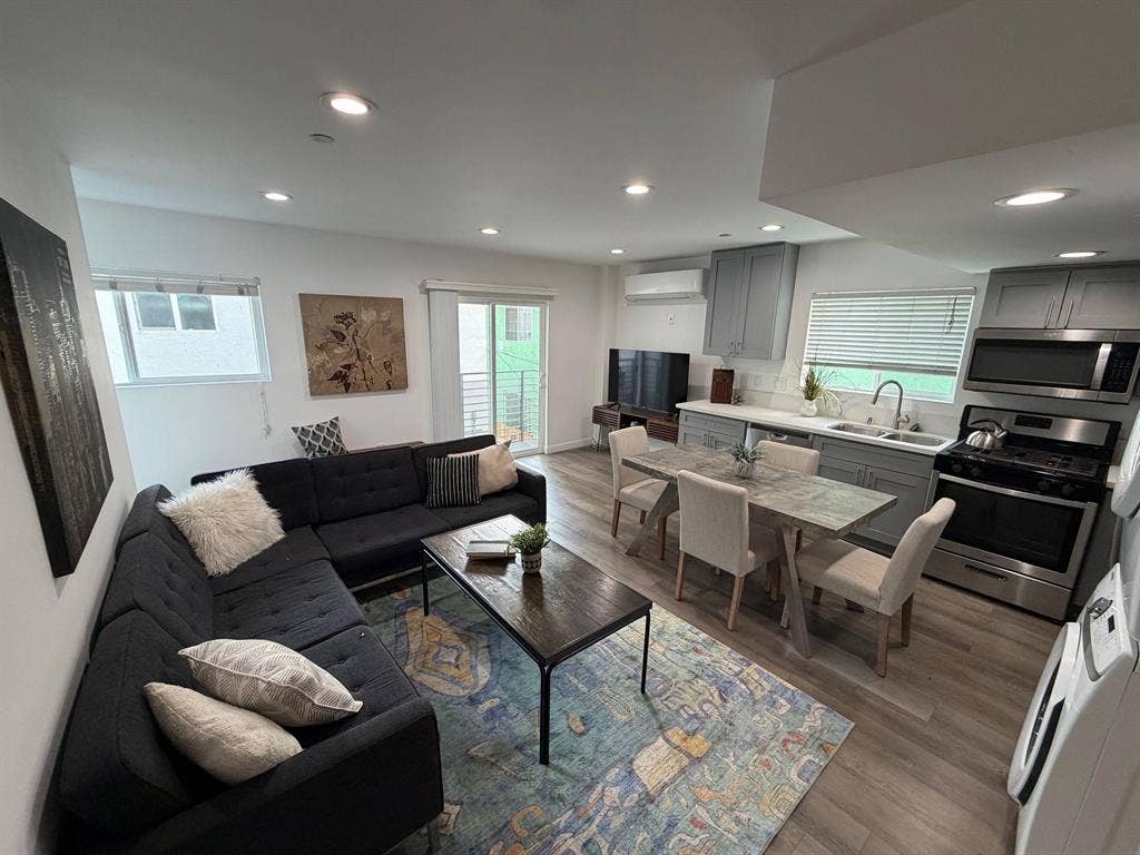 3 BR in Los Angeles