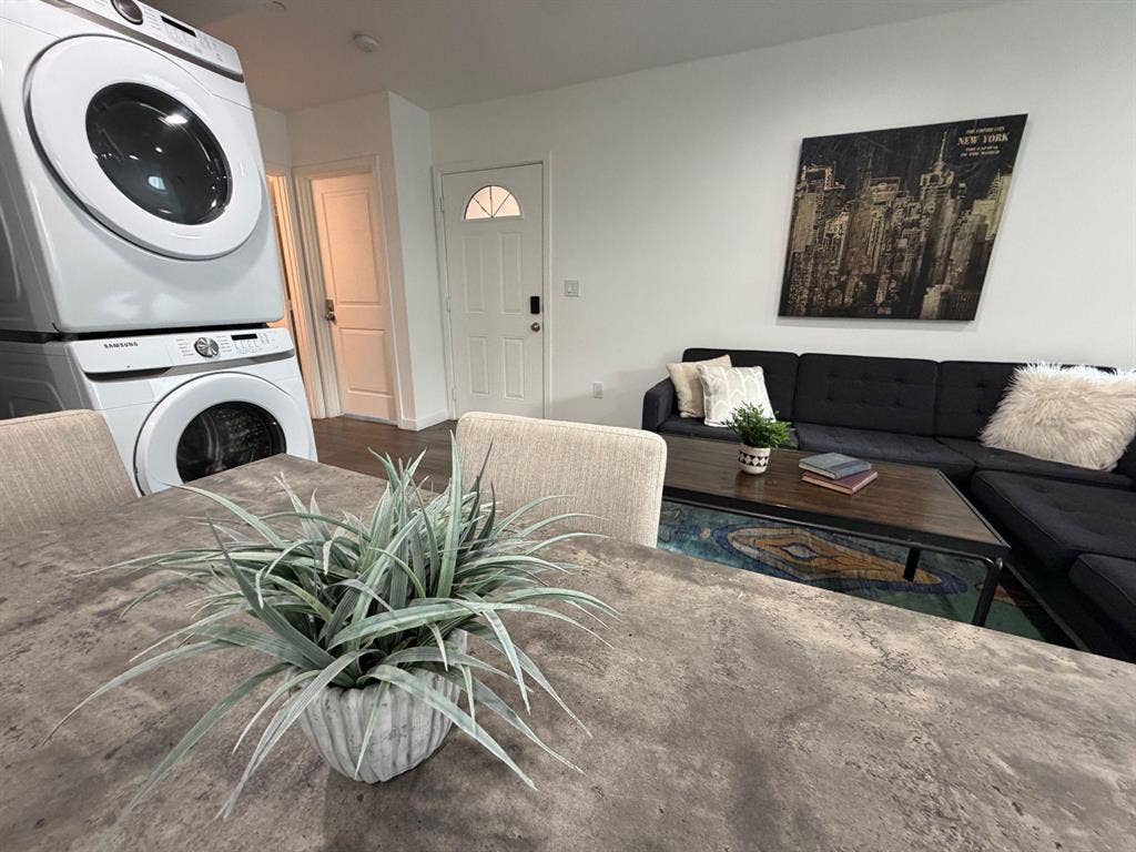 3 BR in Los Angeles