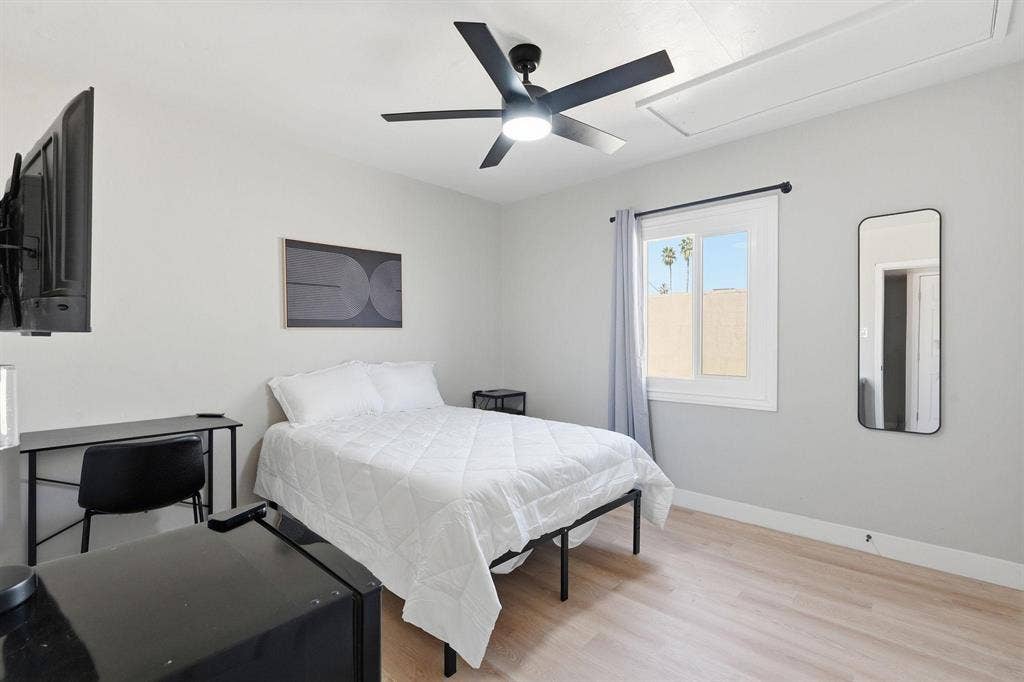 6 BR in Phoenix