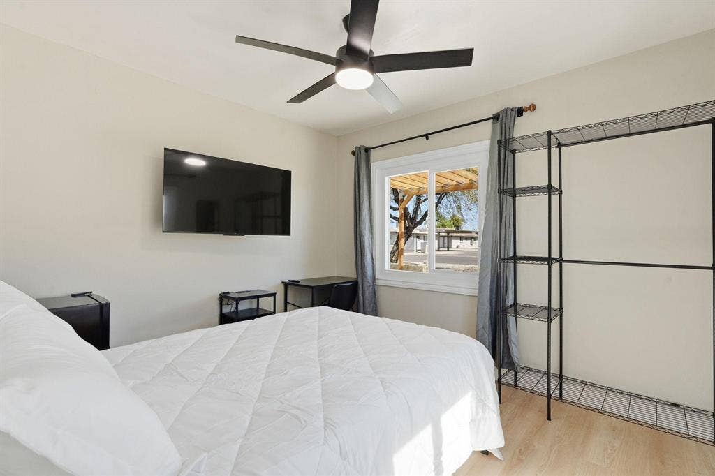 6 BR in Phoenix