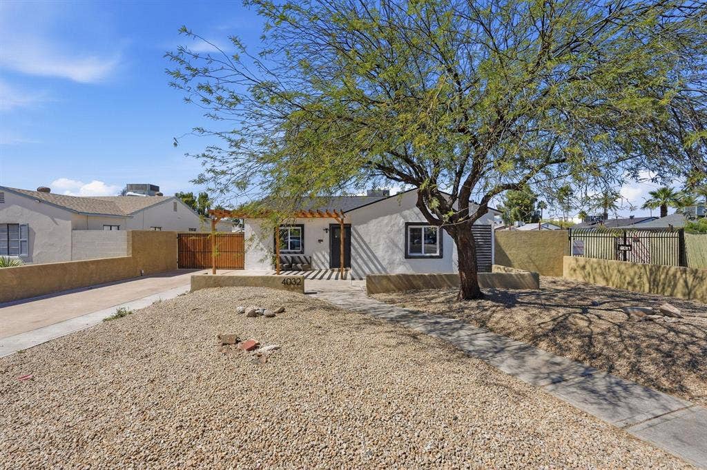 6 BR in Phoenix