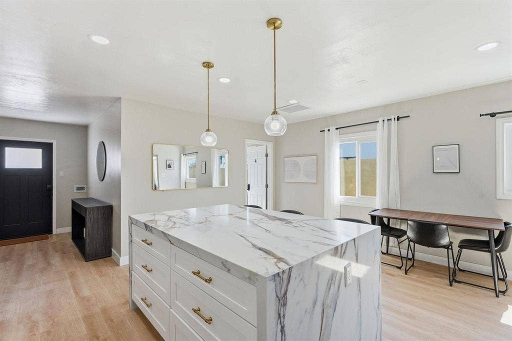 6 BR in Phoenix