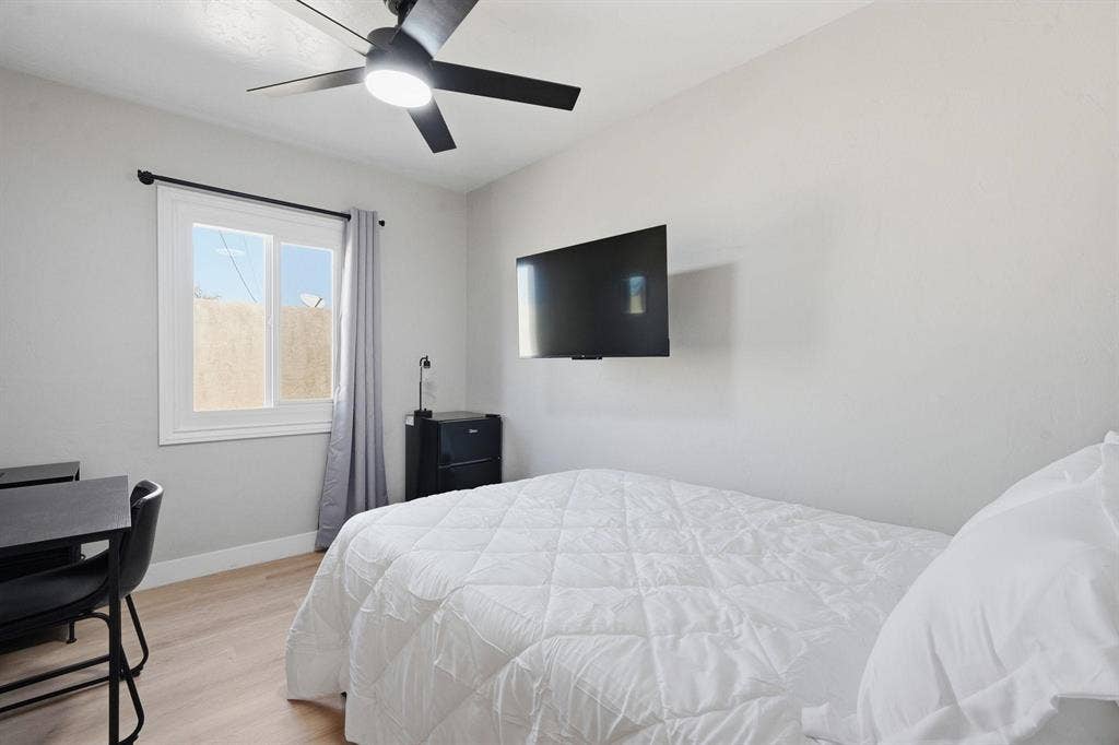 6 BR in Phoenix