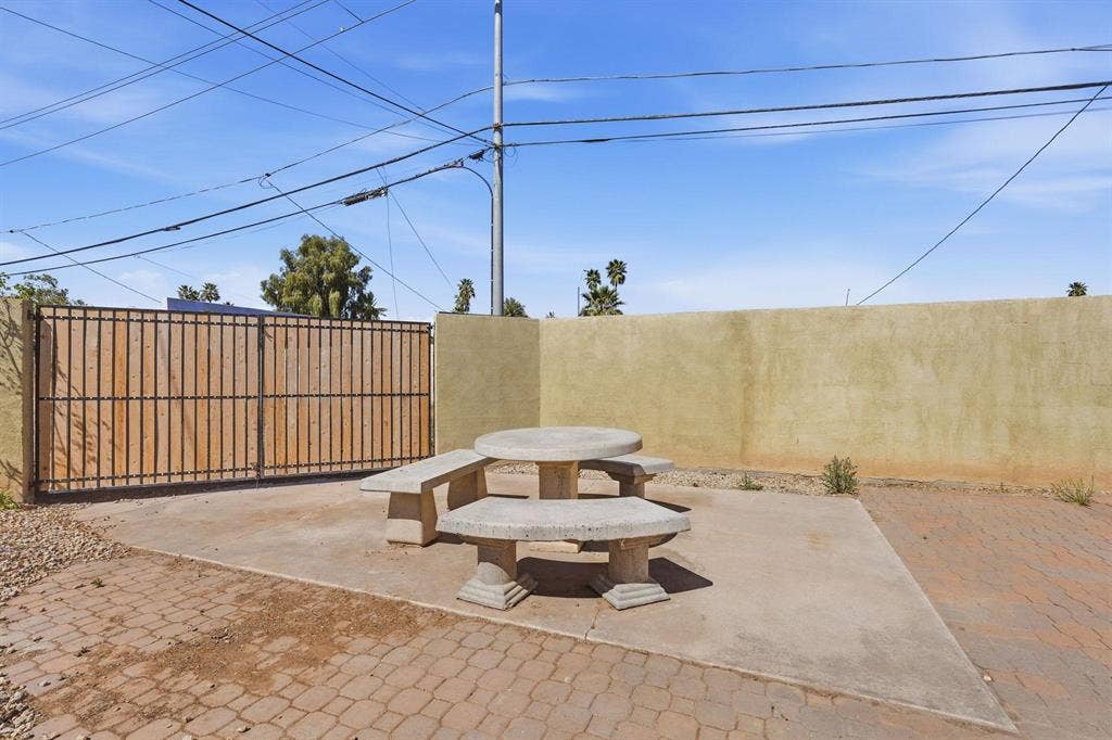 6 BR in Phoenix