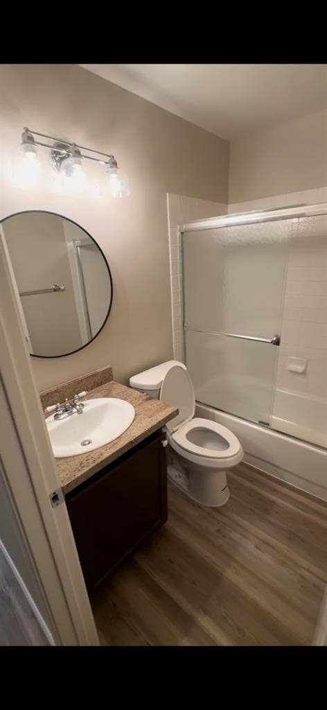 Room in central 4bd/2ba (util incl)