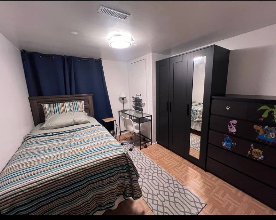 Cozy room for rent
