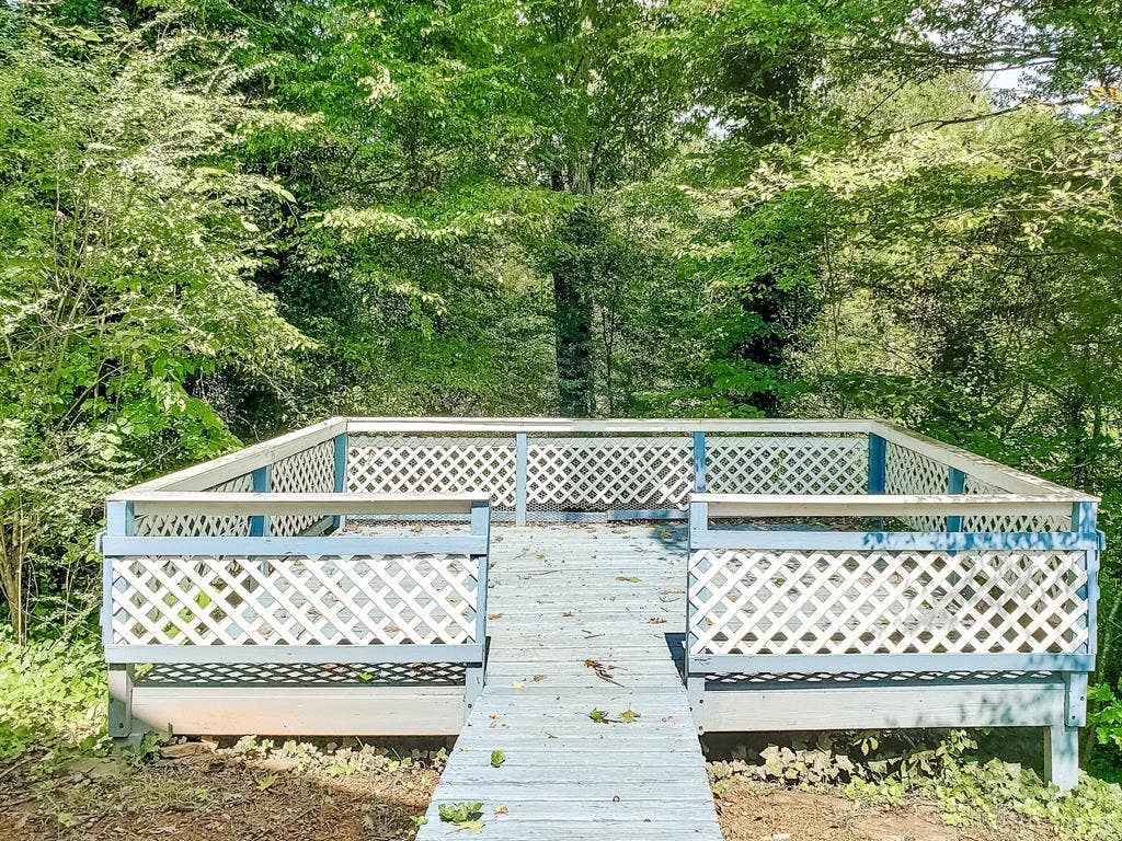 8 BR in Stone Mountain