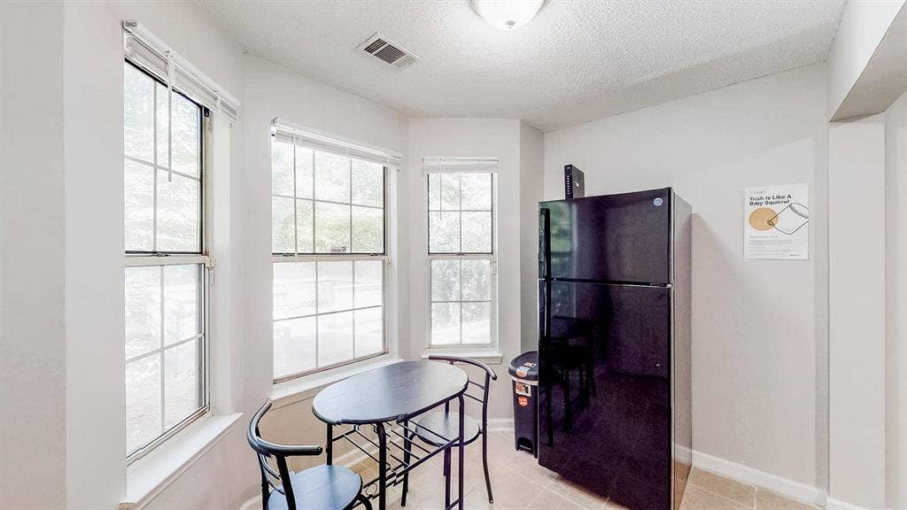 8 BR in Stone Mountain