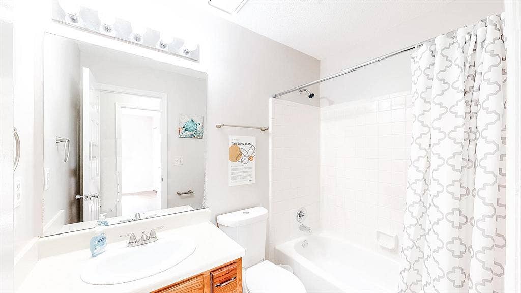 8 BR in Stone Mountain