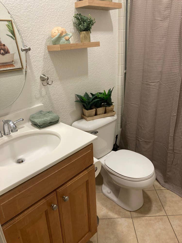 $700 Room- All Bills Included