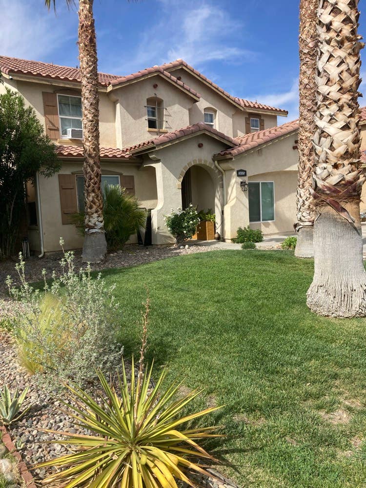 $700 Room- All Bills Included