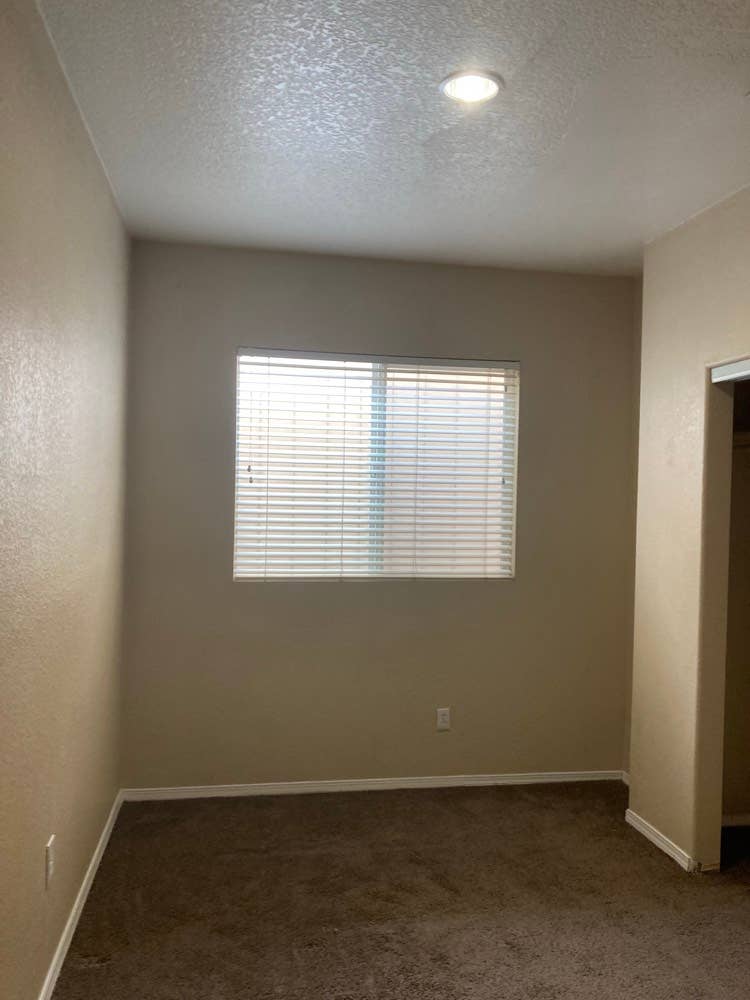 $700 Room- All Bills Included