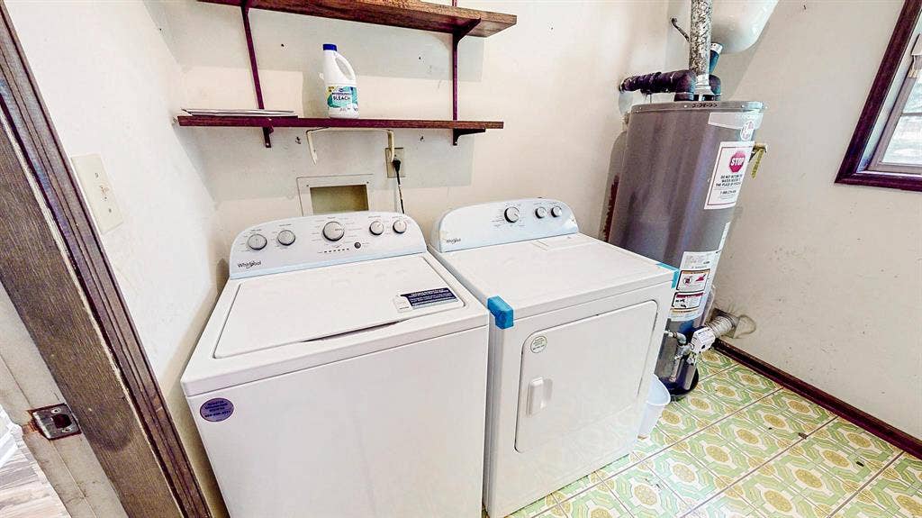 5 BR in Riverdale