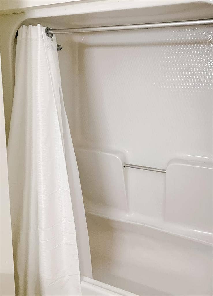 5 BR in Riverdale
