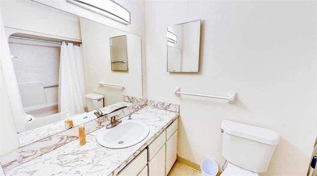 5 BR in Riverdale