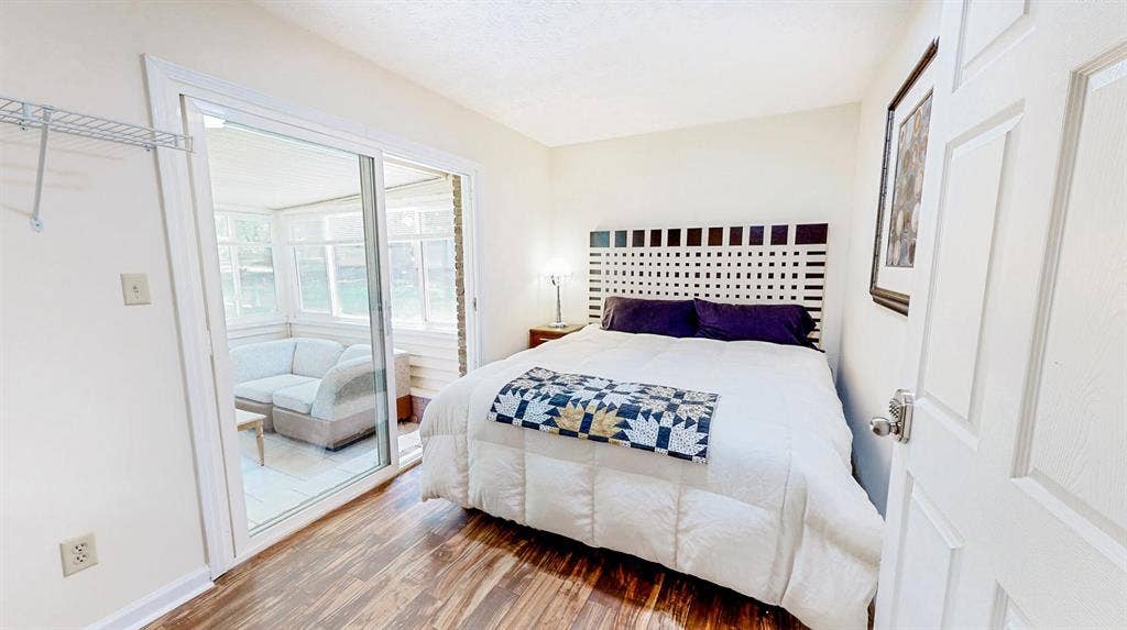 5 BR in Riverdale