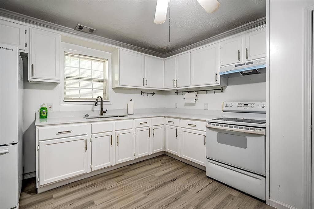 7 BR in Jonesboro