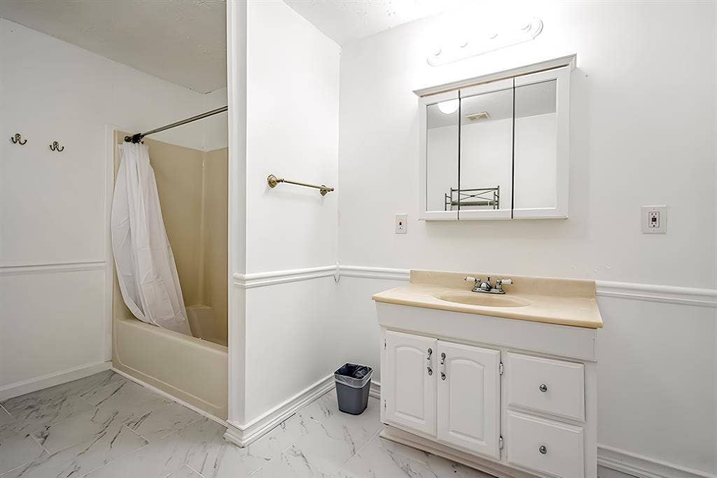 7 BR in Jonesboro