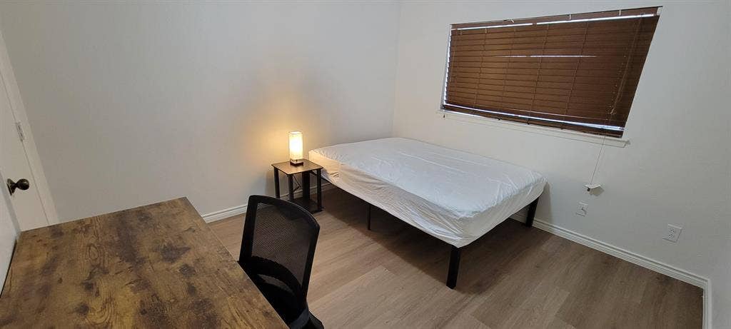 5 BR in Garland
