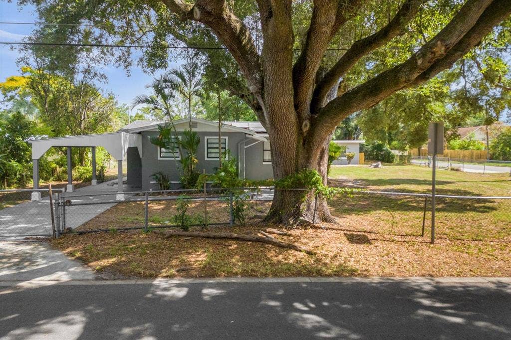 6 BR in Orlando