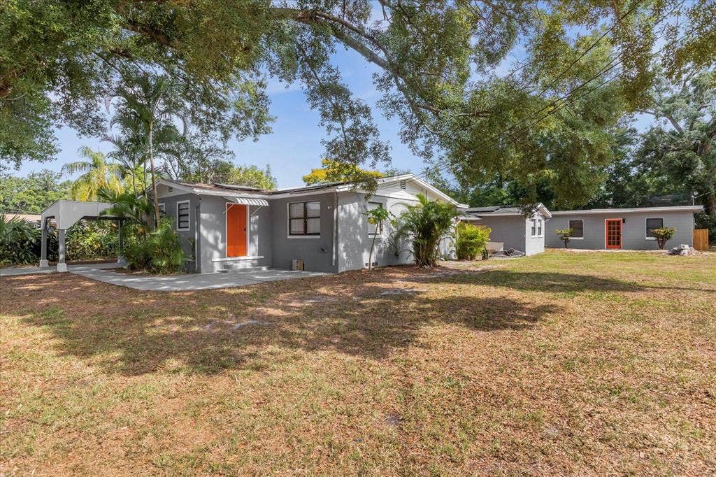6 BR in Orlando