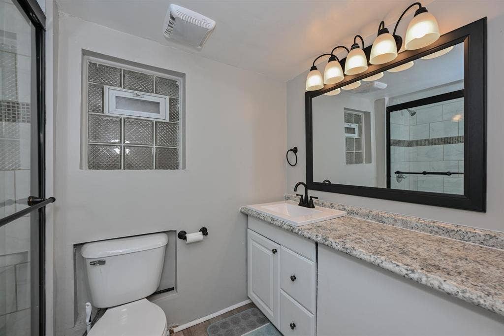 6 BR in Cleveland