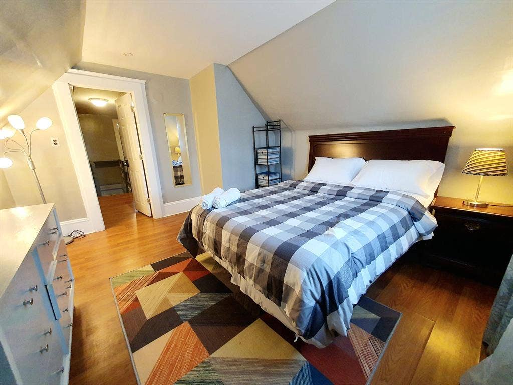 6 BR in Cleveland