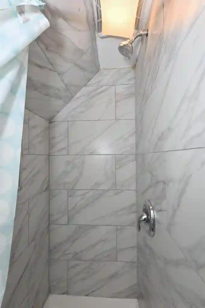 6 BR in Cleveland