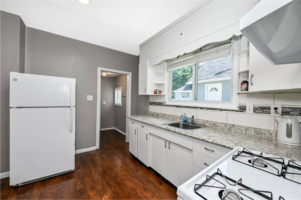 6 BR in Cleveland