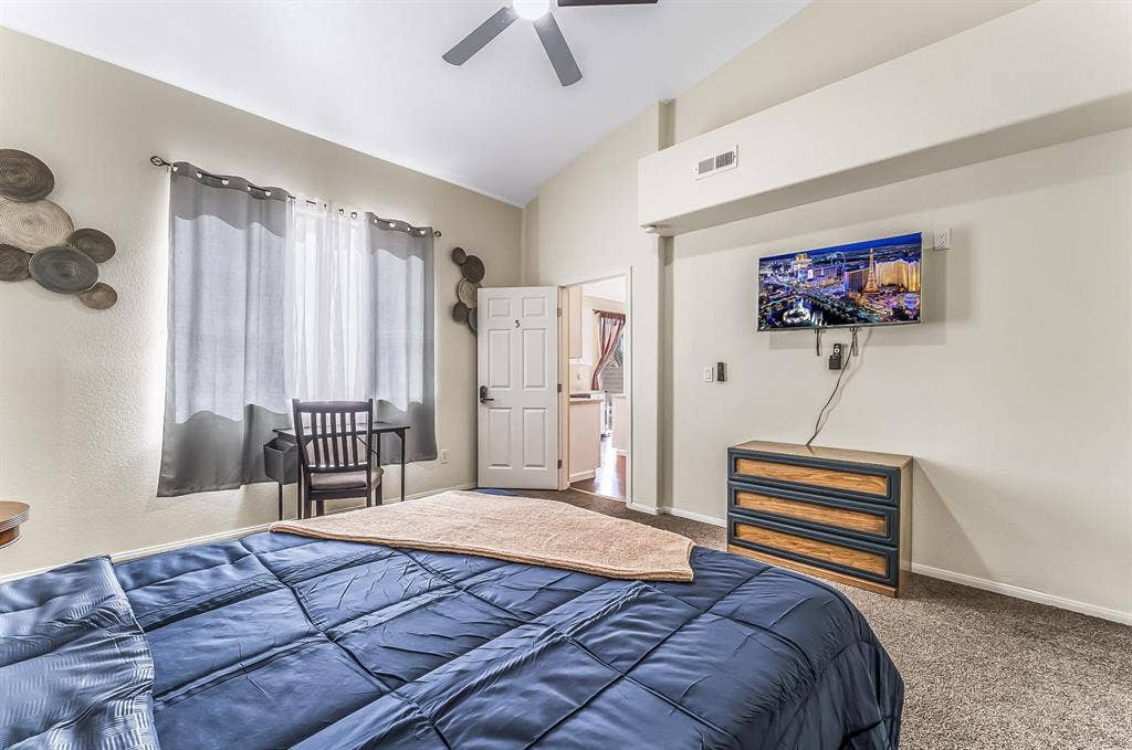 9 BR in North Las Vegas