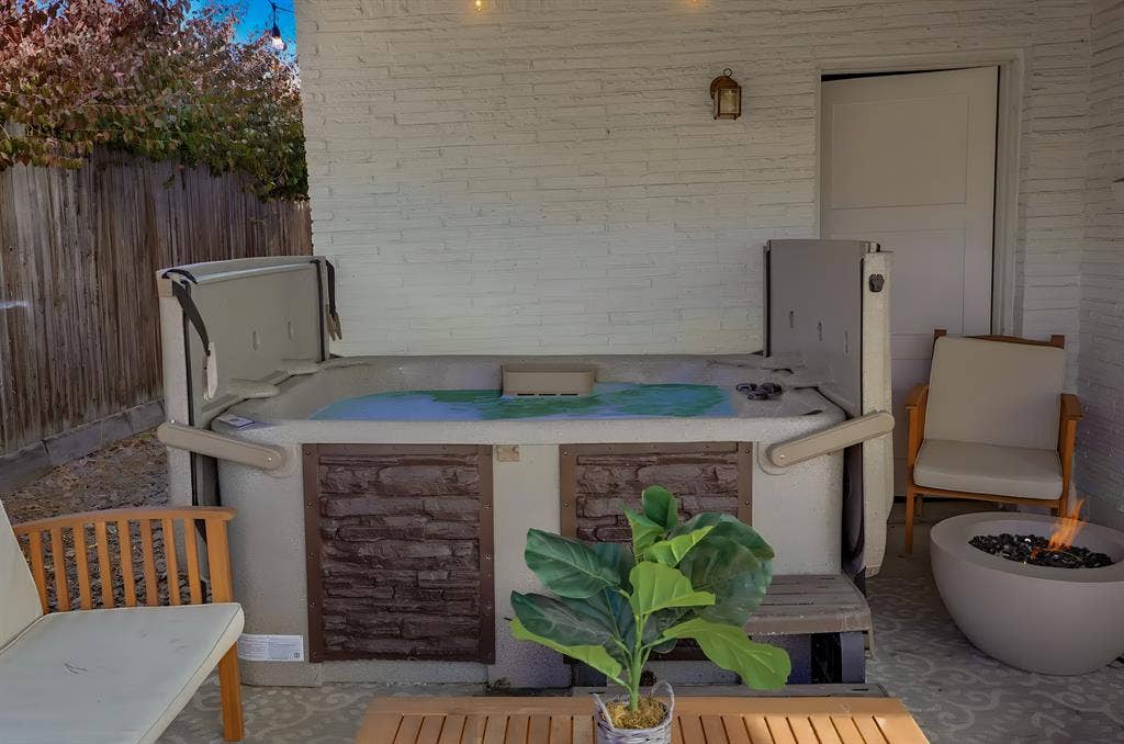 5 BR in Denver