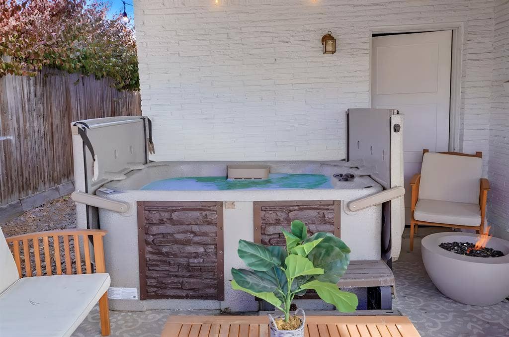 5 BR in Denver