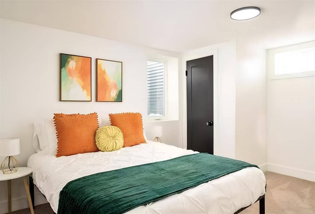 5 BR in Denver