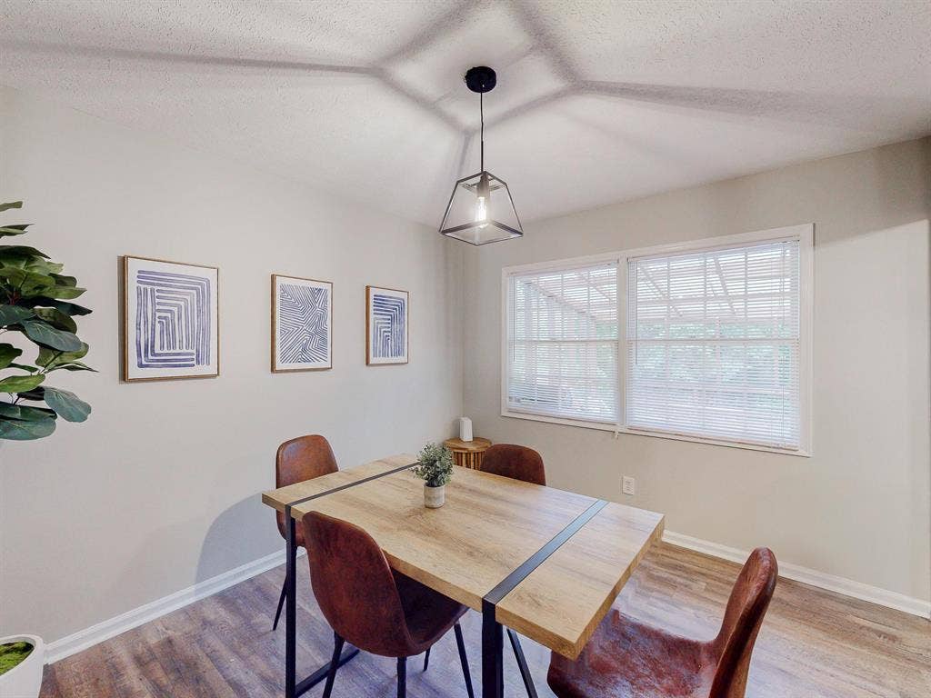 7 BR in Decatur