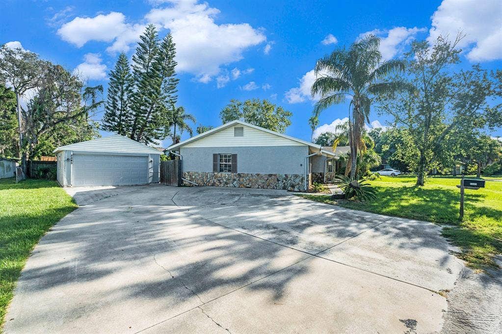 8 BR in New Port Richey