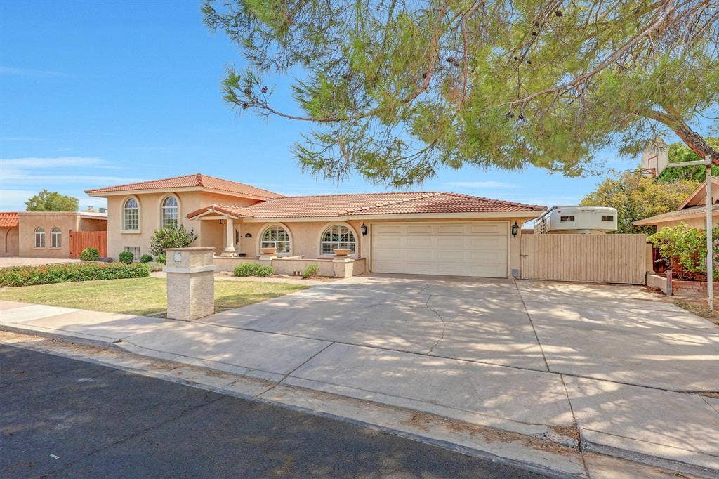 10 BR in Mesa