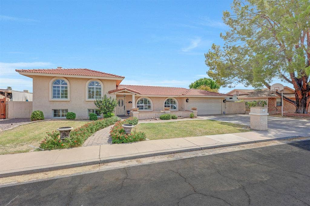 10 BR in Mesa